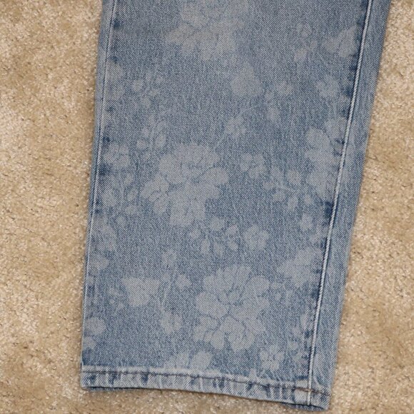 Lucky Brand Women's High Rise Light Blue Jeans with Floral Design - Picture 2 of 6